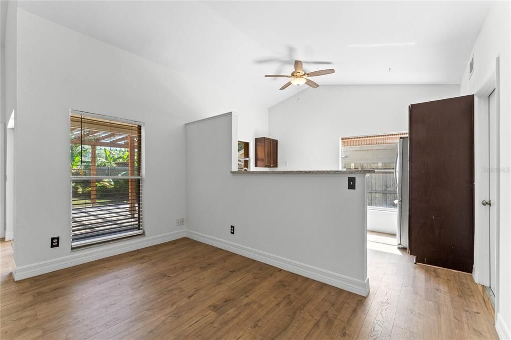 Active With Contract: $359,000 (3 beds, 2 baths, 1144 Square Feet)