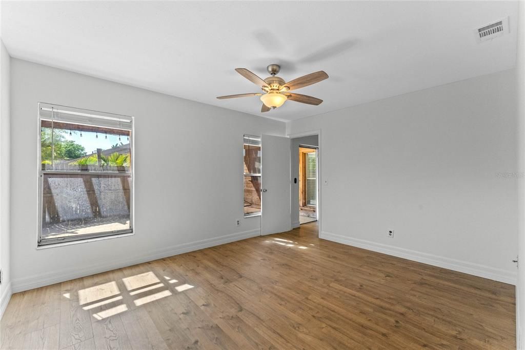 Active With Contract: $359,000 (3 beds, 2 baths, 1144 Square Feet)