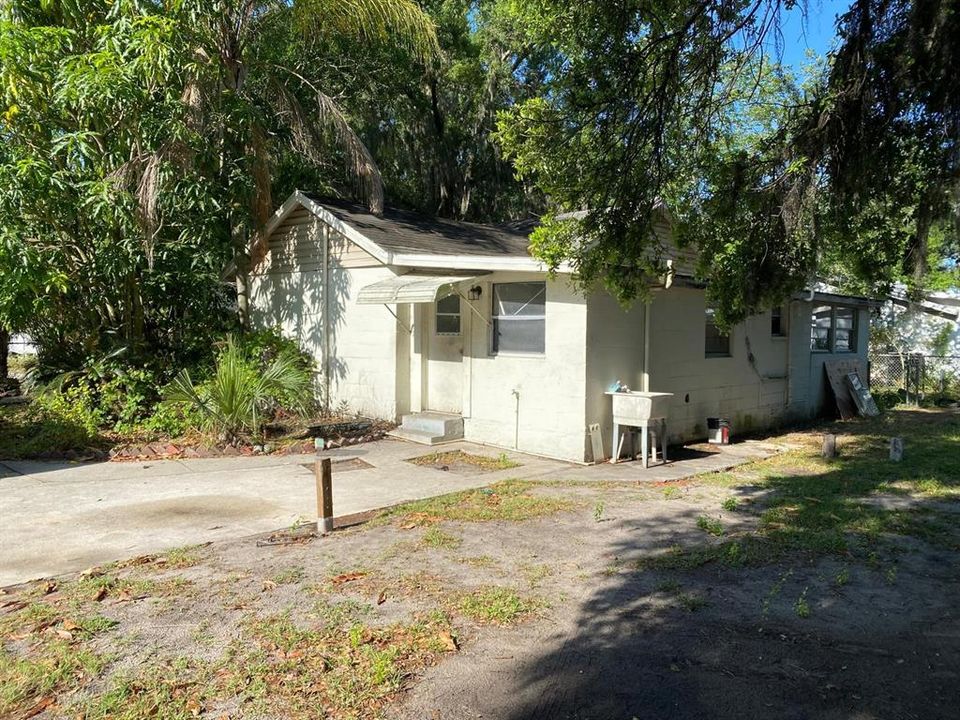 Active With Contract: $180,000 (4 beds, 2 baths, 1823 Square Feet)