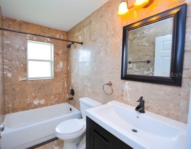 最近租的: $2,300 (4 贝兹, 2 浴室, 1766 平方英尺)