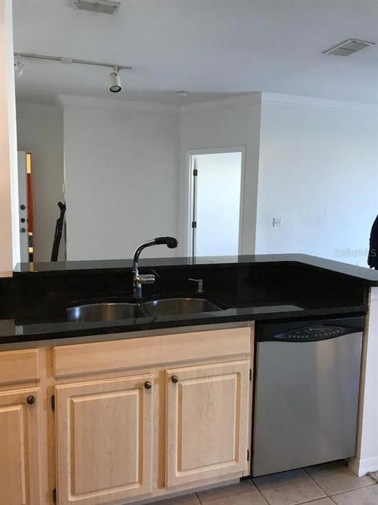 Recently Rented: $1,600 (2 beds, 2 baths, 1048 Square Feet)