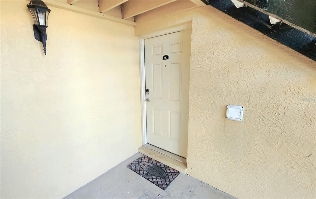 For Sale: $165,000 (2 beds, 2 baths, 918 Square Feet)