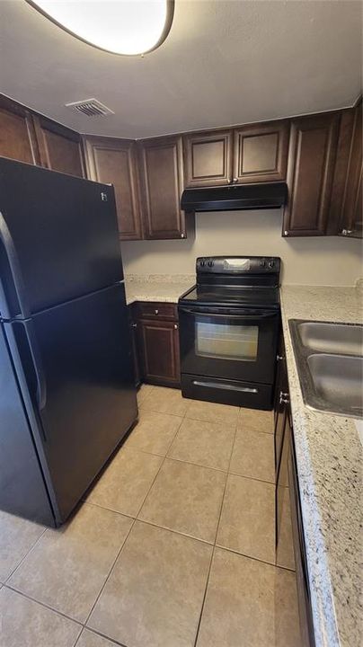 Recently Rented: $1,299 (1 beds, 1 baths, 765 Square Feet)