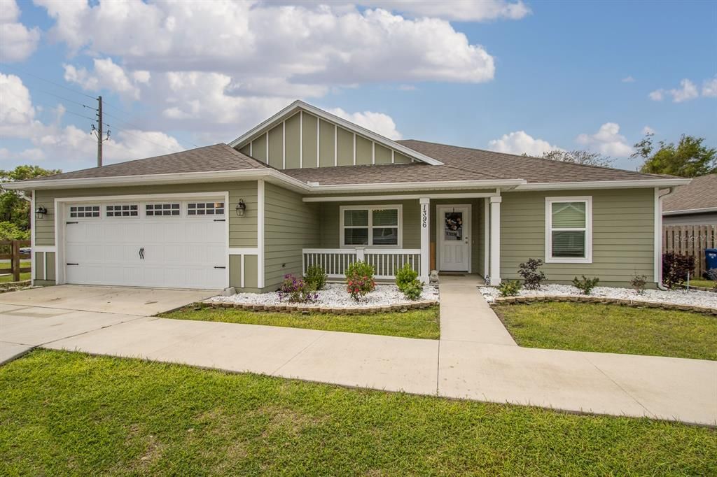 Active With Contract: $339,900 (4 beds, 2 baths, 1738 Square Feet)