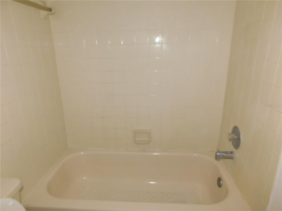 Active With Contract: $1,550 (2 beds, 2 baths, 1008 Square Feet)