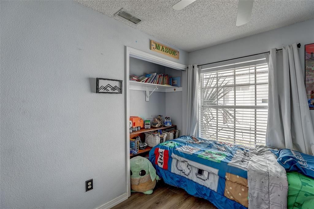 Recently Sold: $365,000 (3 beds, 2 baths, 1613 Square Feet)