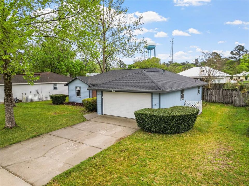 Active With Contract: $299,900 (3 beds, 2 baths, 1374 Square Feet)