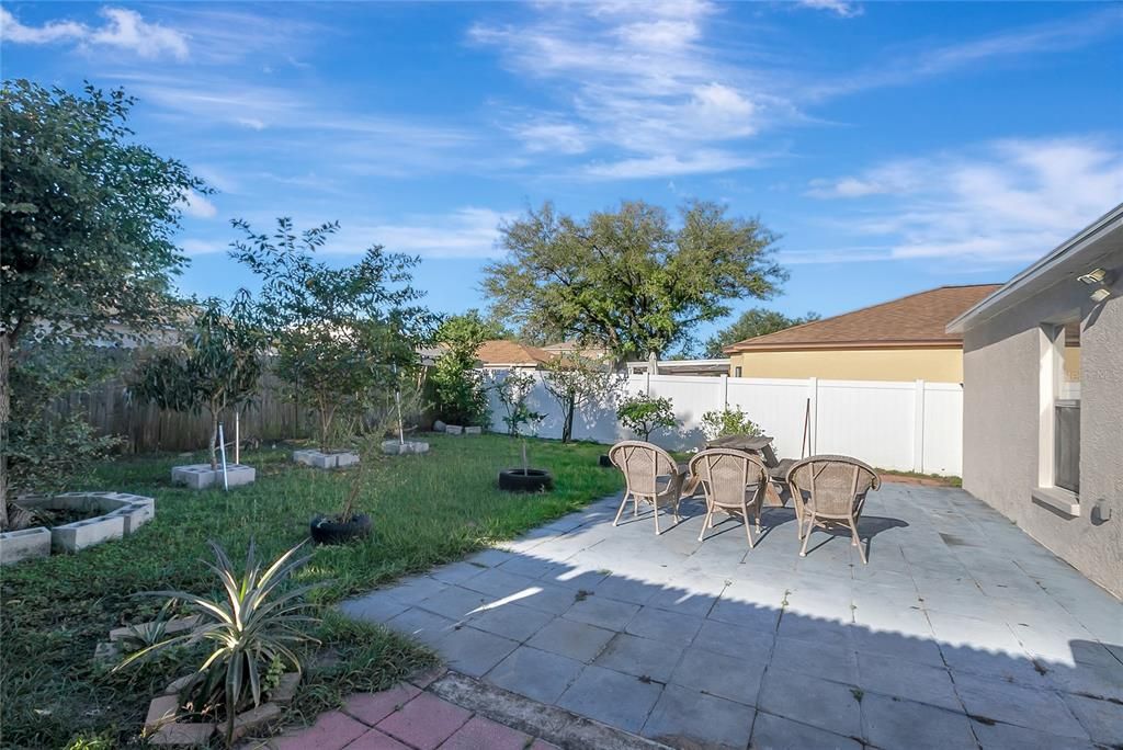 Recently Sold: $329,000 (3 beds, 2 baths, 1215 Square Feet)