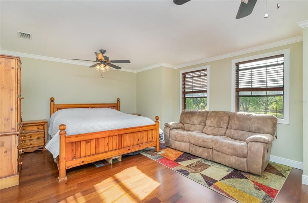 For Sale: $389,000 (2 beds, 2 baths, 1890 Square Feet)