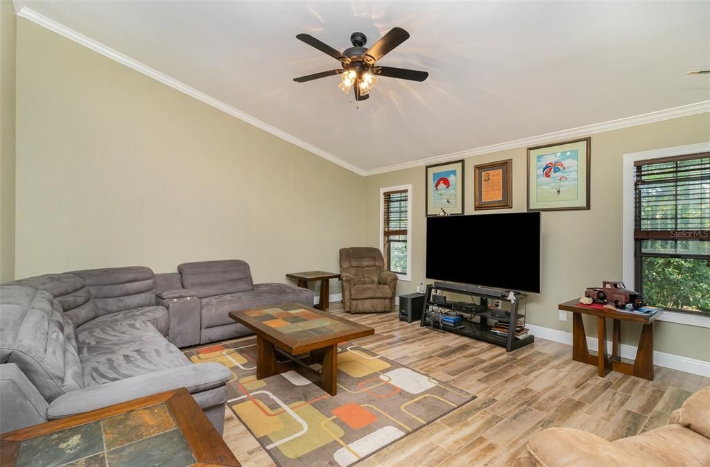 For Sale: $389,000 (2 beds, 2 baths, 1890 Square Feet)