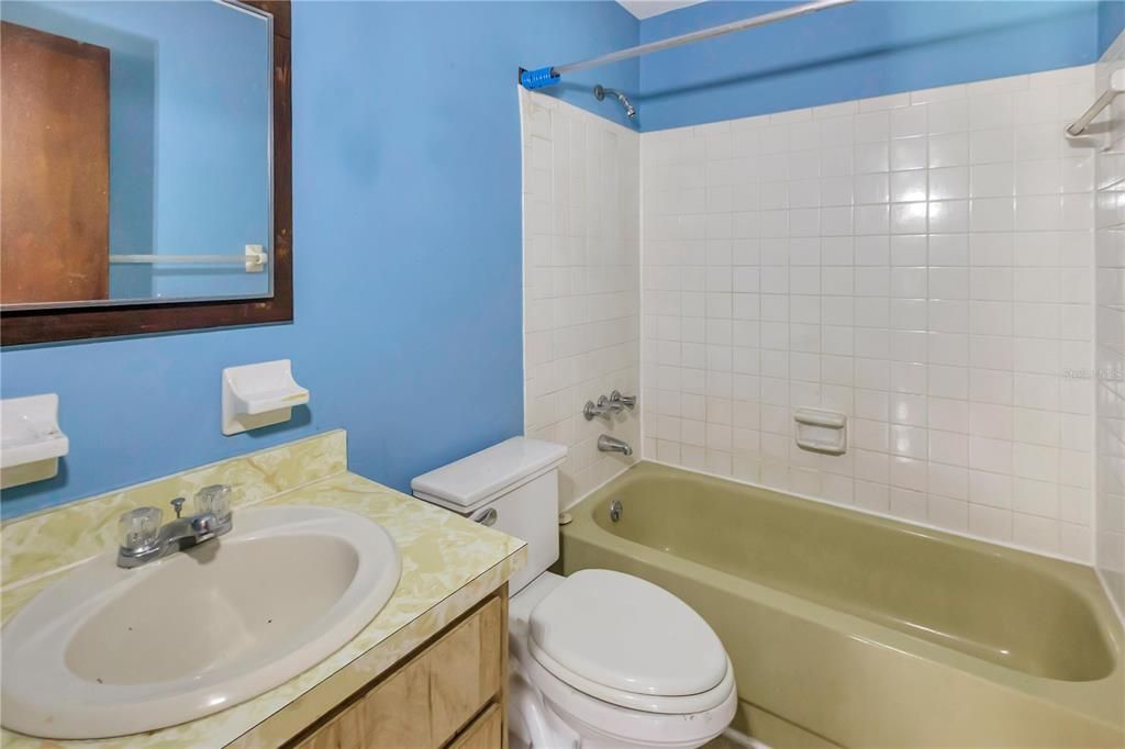最近售出: $180,000 (2 贝兹, 2 浴室, 1323 平方英尺)