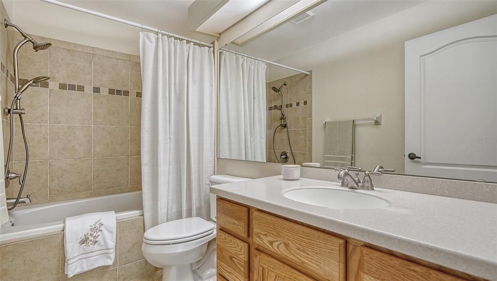 Active With Contract: $314,900 (2 beds, 2 baths, 1193 Square Feet)