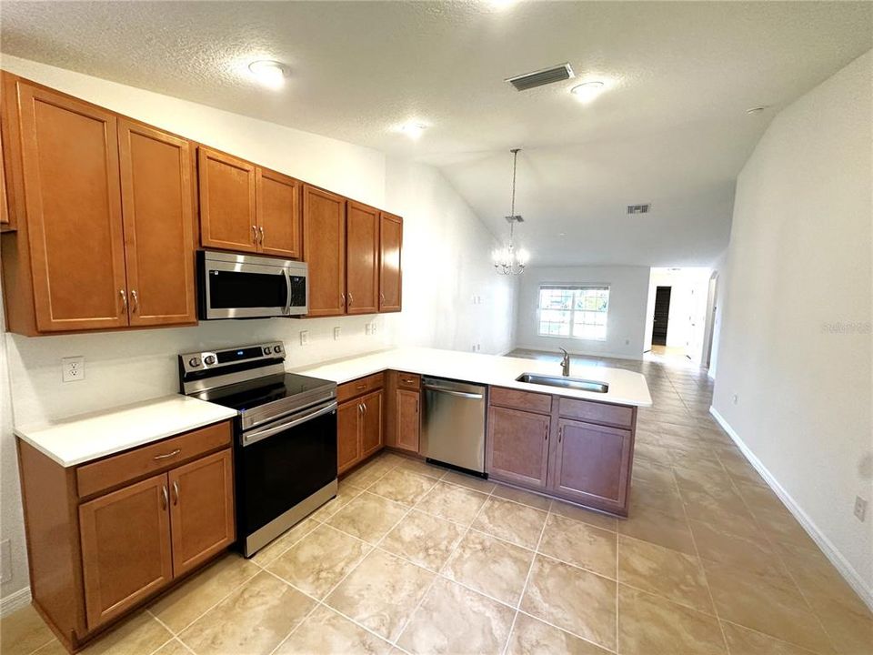 For Rent: $1,750 (4 beds, 2 baths, 1524 Square Feet)