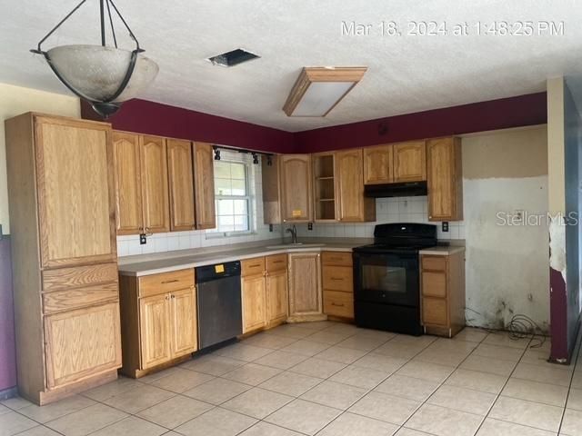 For Sale: $179,900 (3 beds, 2 baths, 1434 Square Feet)
