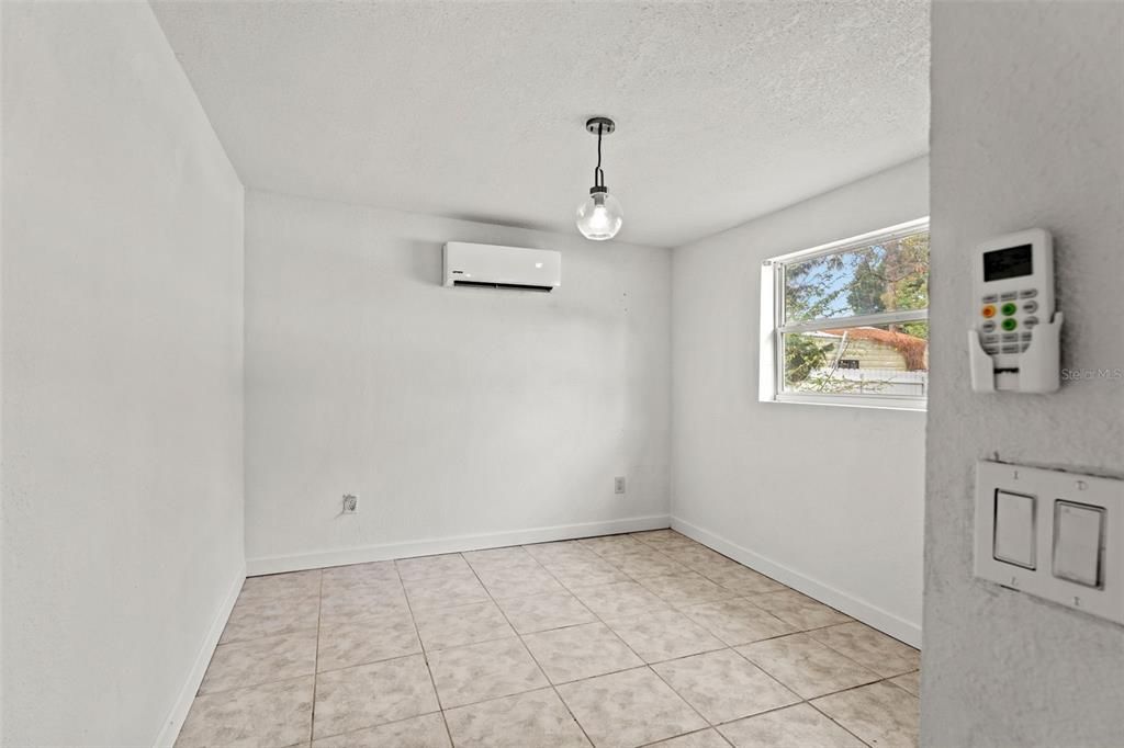 Active With Contract: $259,000 (3 beds, 2 baths, 1408 Square Feet)
