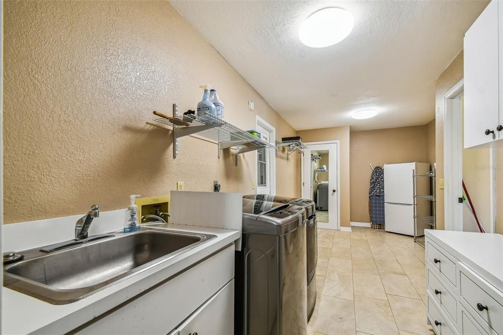 For Sale: $515,500 (4 beds, 2 baths, 2893 Square Feet)