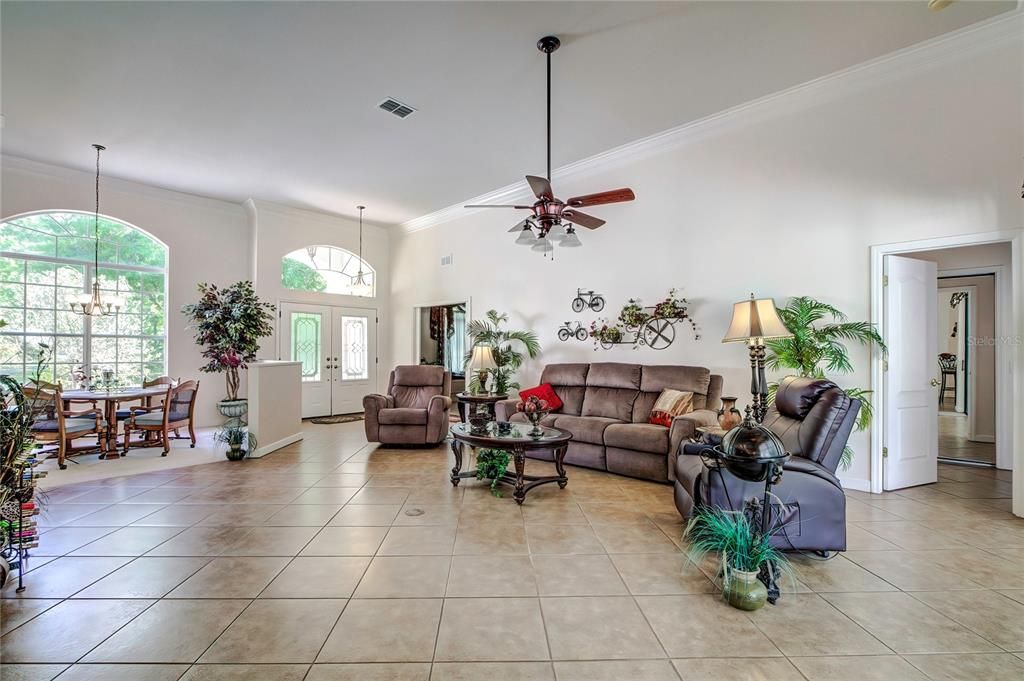 Recently Sold: $699,999 (3 beds, 2 baths, 2177 Square Feet)