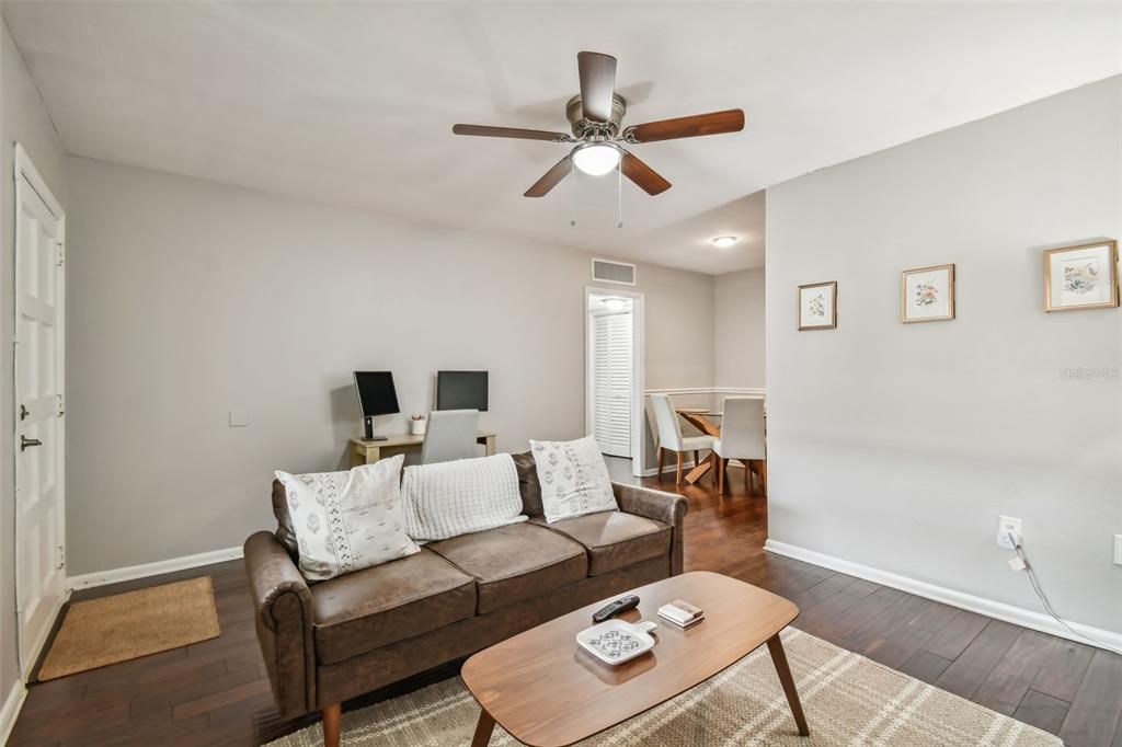 Active With Contract: $168,900 (1 beds, 1 baths, 579 Square Feet)