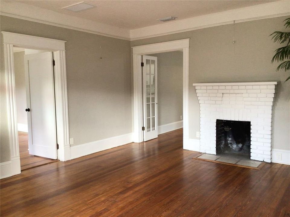 For Rent: $2,917 (2 beds, 2 baths, 1400 Square Feet)