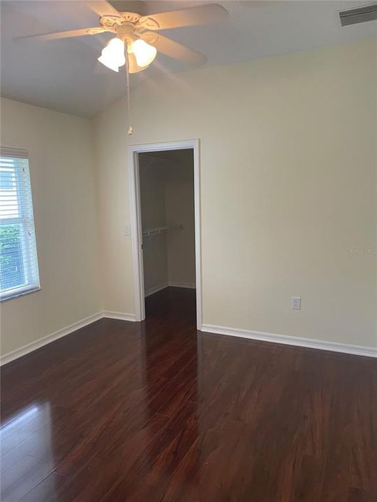 For Rent: $3,400 (3 beds, 2 baths, 1953 Square Feet)