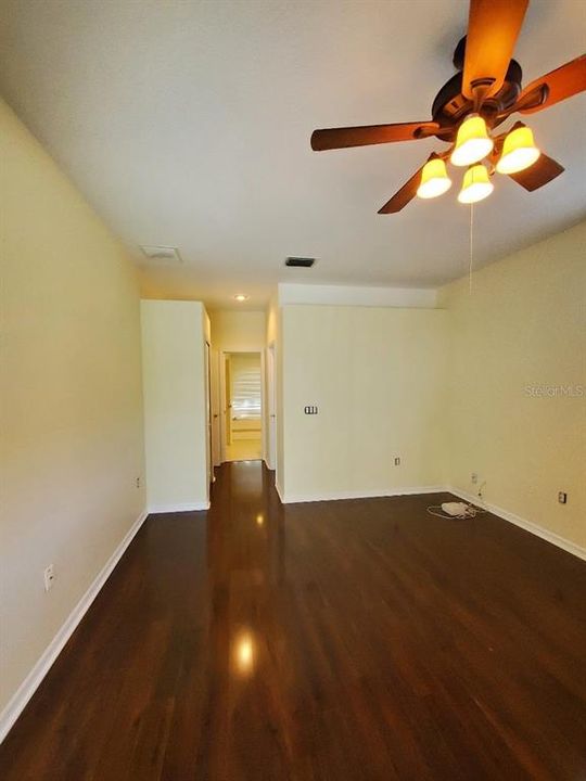 For Rent: $3,400 (3 beds, 2 baths, 1953 Square Feet)