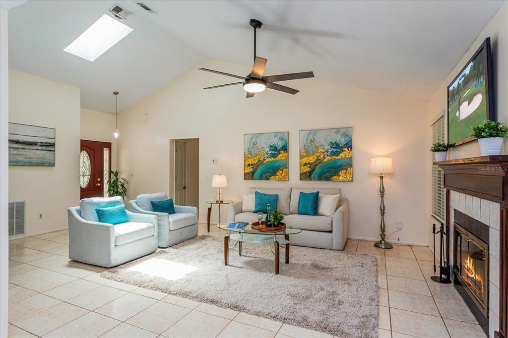 Active With Contract: $365,000 (3 beds, 2 baths, 1300 Square Feet)