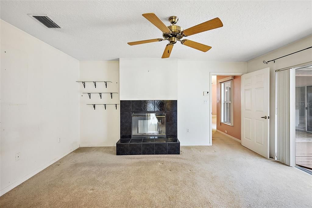 Active With Contract: $375,000 (3 beds, 2 baths, 1839 Square Feet)