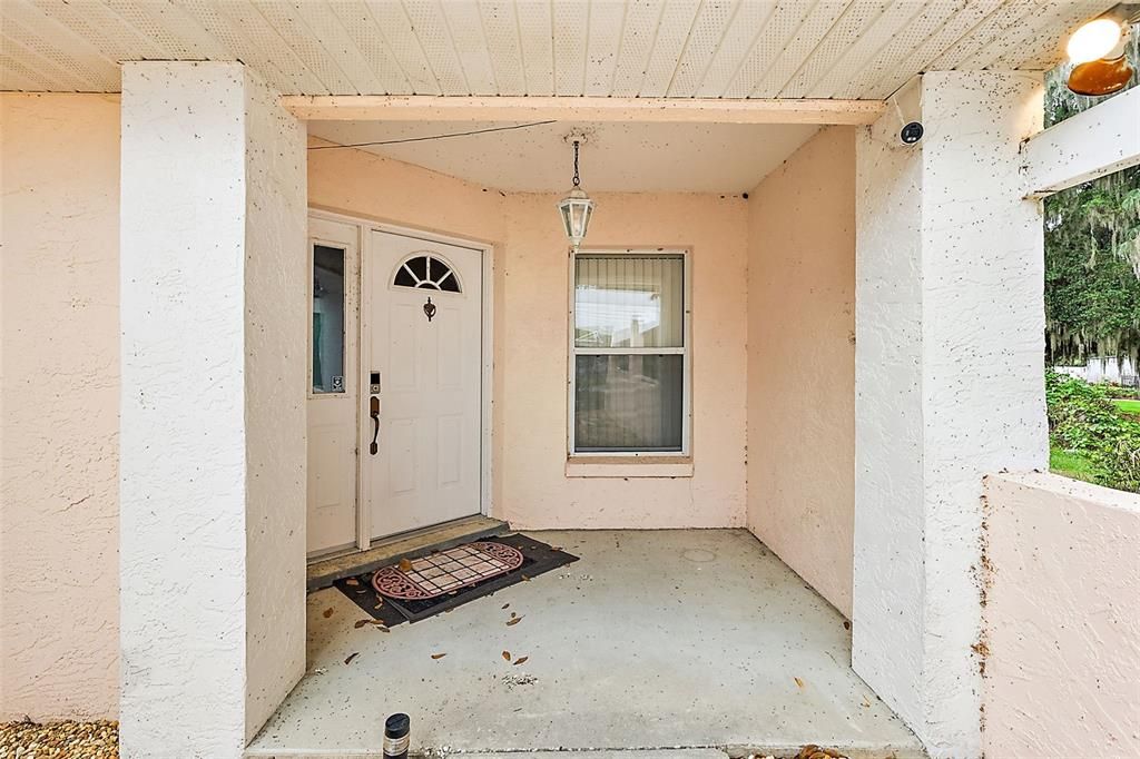 Recently Sold: $375,000 (3 beds, 2 baths, 1839 Square Feet)