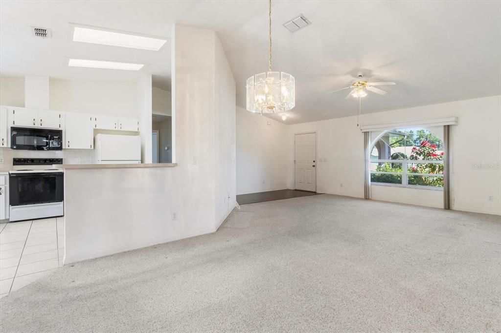 Active With Contract: $274,500 (3 beds, 2 baths, 1417 Square Feet)