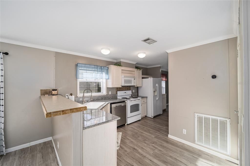 For Sale: $174,900 (3 beds, 2 baths, 1248 Square Feet)