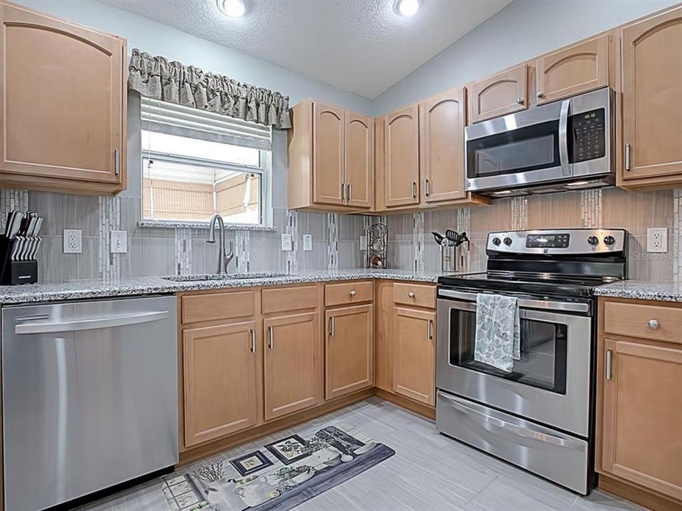 For Rent: $2,300 (2 beds, 2 baths, 1142 Square Feet)