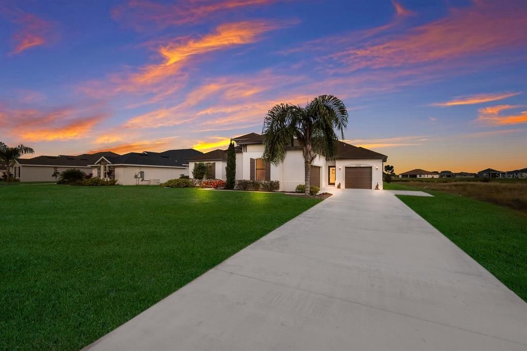 Active With Contract: $810,000 (4 beds, 3 baths, 2712 Square Feet)