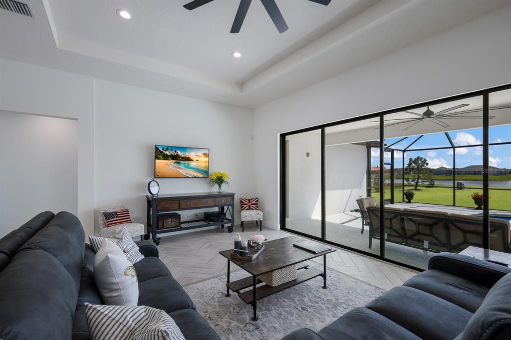 Active With Contract: $810,000 (4 beds, 3 baths, 2712 Square Feet)