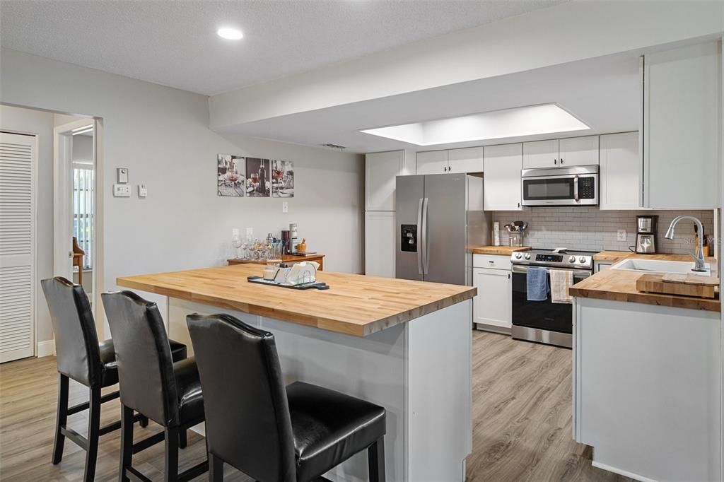 Recently Sold: $299,000 (2 beds, 2 baths, 1314 Square Feet)