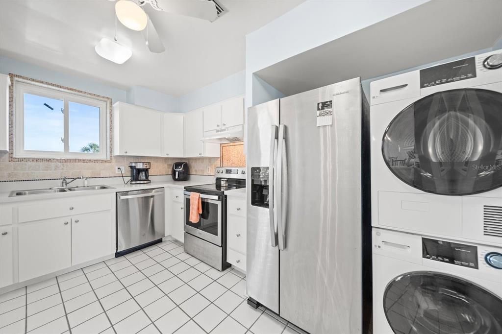 For Sale: $170,000 (2 beds, 2 baths, 1214 Square Feet)