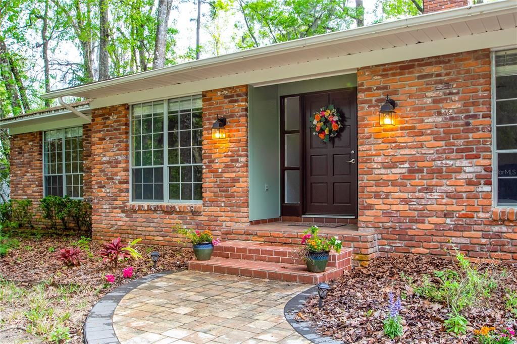 Recently Sold: $489,900 (4 beds, 2 baths, 2524 Square Feet)