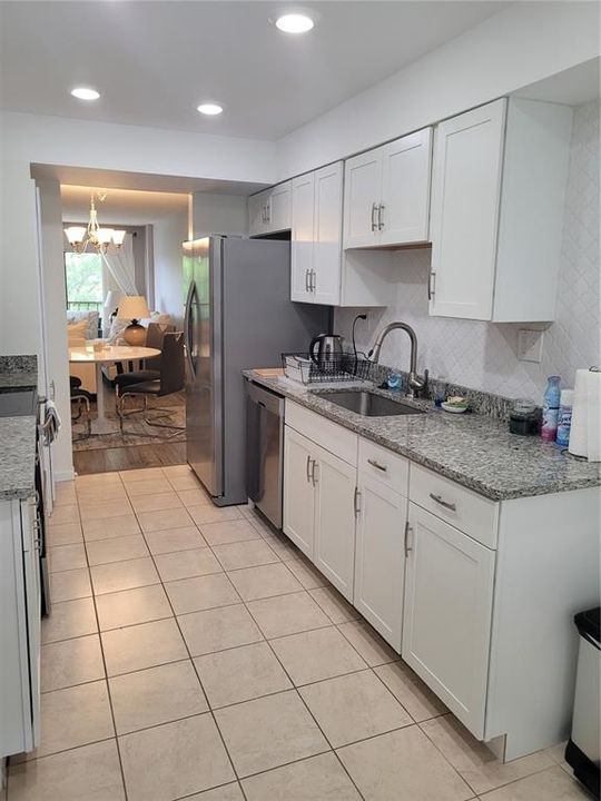 For Sale: $285,000 (2 beds, 2 baths, 1070 Square Feet)