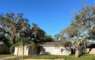 Recently Rented: $1,700 (3 beds, 2 baths, 1584 Square Feet)