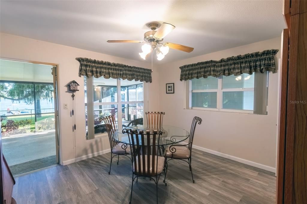 For Sale: $349,900 (2 beds, 1 baths, 1314 Square Feet)