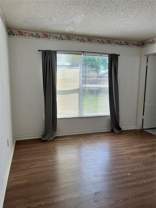 For Rent: $1,950 (3 beds, 2 baths, 1075 Square Feet)