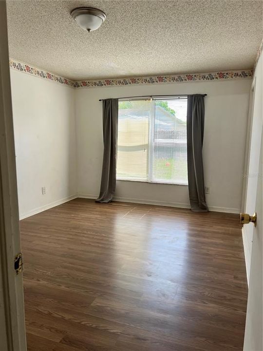 For Rent: $1,950 (3 beds, 2 baths, 1075 Square Feet)