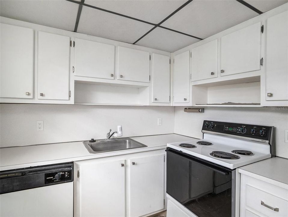 For Sale: $139,000 (2 beds, 2 baths, 960 Square Feet)