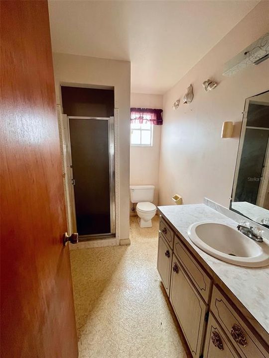 Vendido Recientemente: $278,500 (3 camas, 2 baños, 2360 Pies cuadrados)