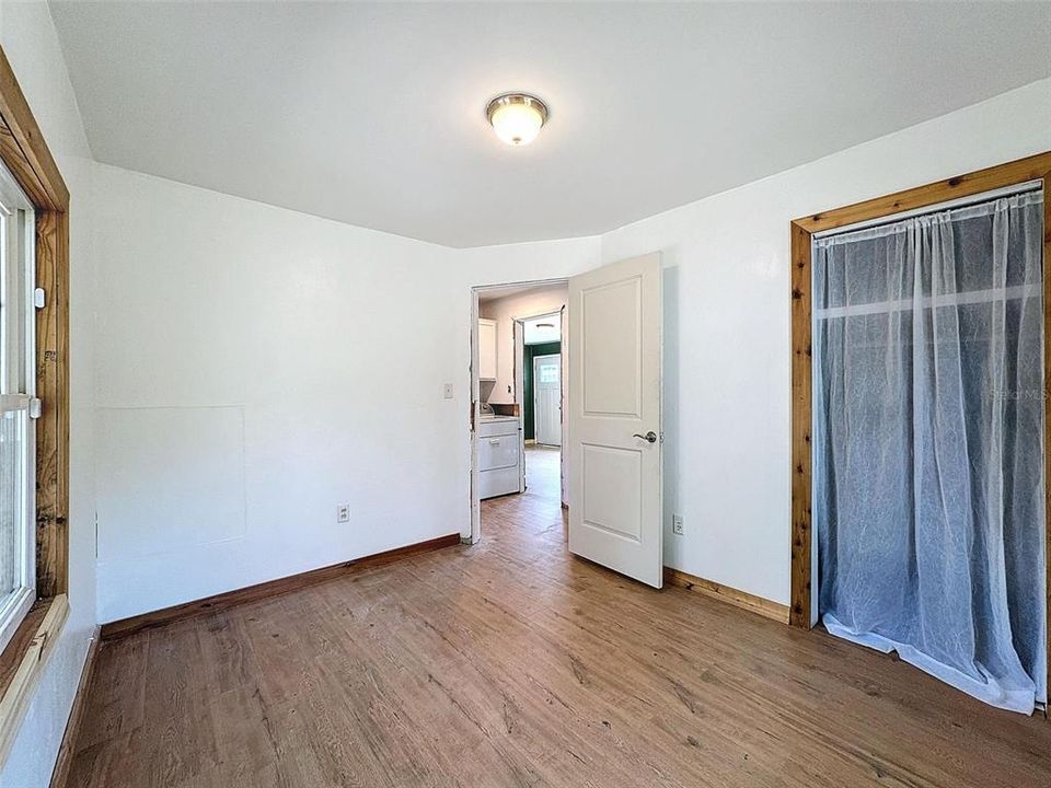 For Sale: $159,000 (2 beds, 1 baths, 672 Square Feet)