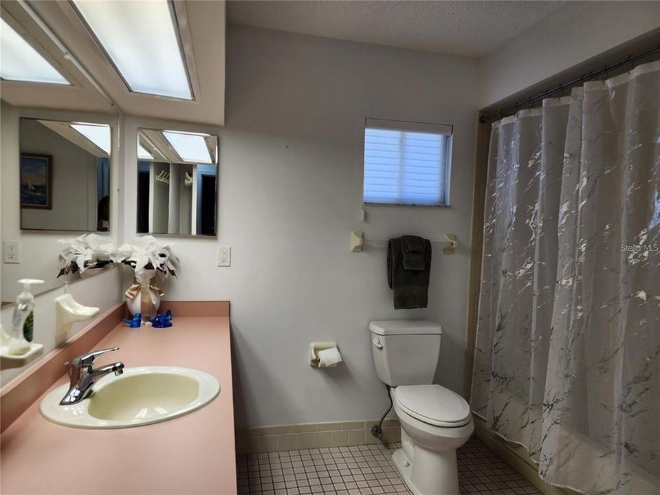 最近租的: $1,600 (2 贝兹, 2 浴室, 1248 平方英尺)
