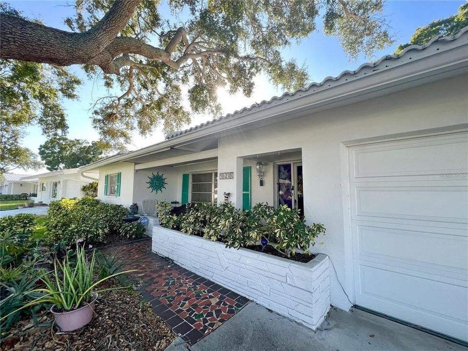 Recently Sold: $250,000 (2 beds, 2 baths, 1649 Square Feet)