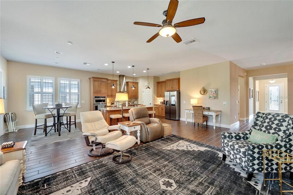 Active With Contract: $539,000 (3 beds, 2 baths, 2441 Square Feet)