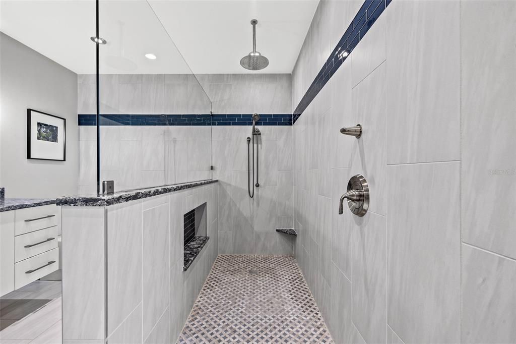 Recently Sold: $1,290,000 (2 beds, 2 baths, 1447 Square Feet)