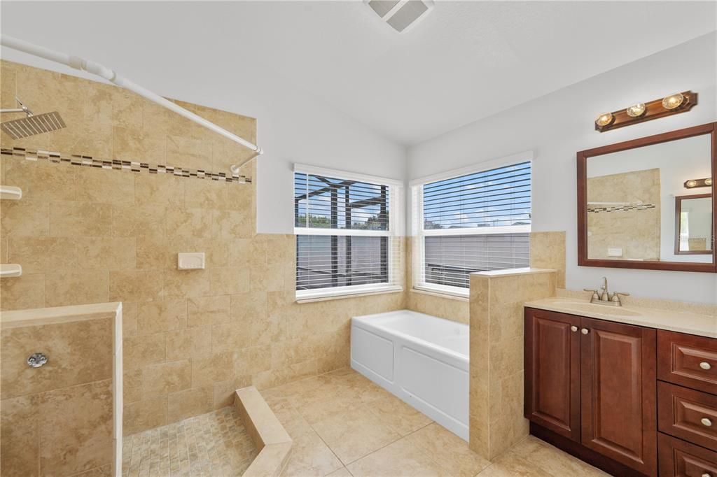 最近租的: $3,100 (4 贝兹, 2 浴室, 2079 平方英尺)