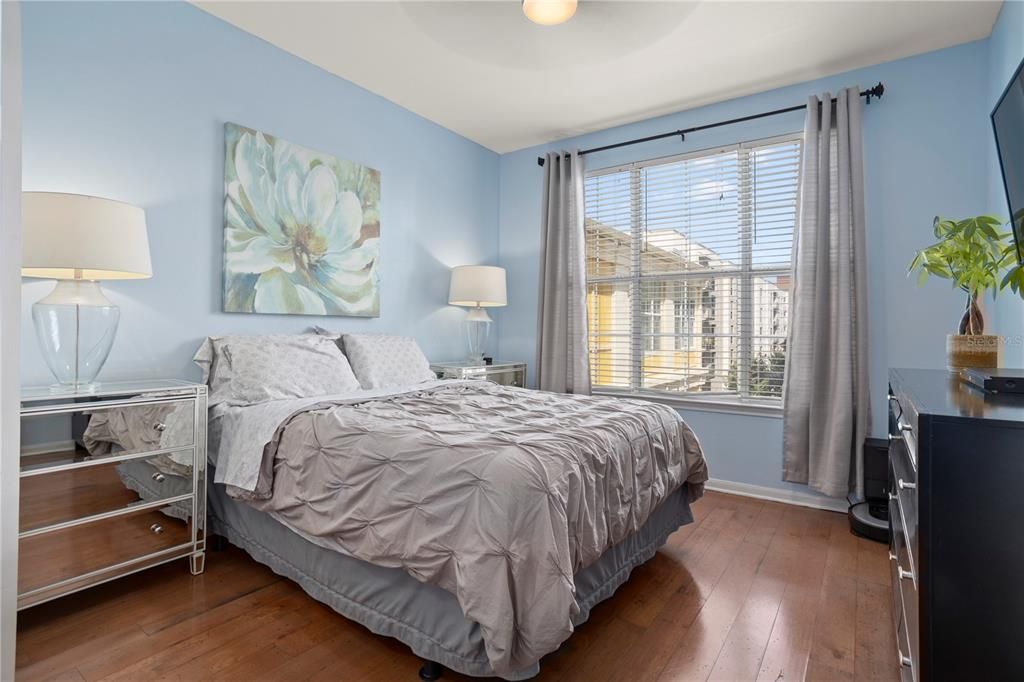 Active With Contract: $369,000 (3 beds, 2 baths, 1376 Square Feet)